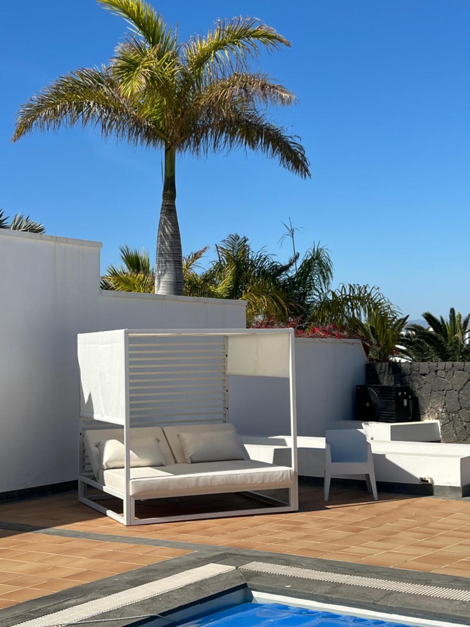 Villa Dedalos - A Luxury Large Villa With A Heated Pool In Puerto Calero Dış mekan fotoğraf