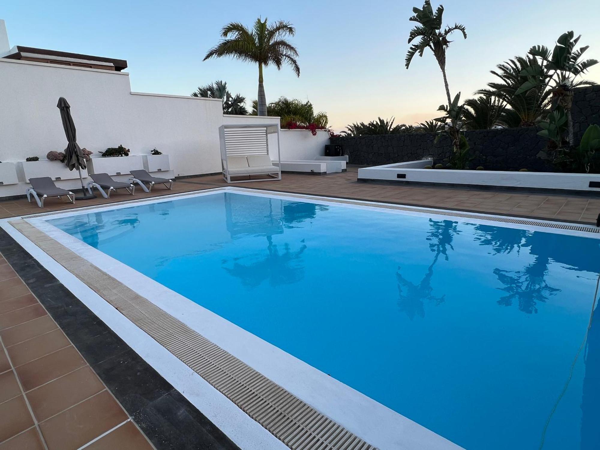 Villa Dedalos - A Luxury Large Villa With A Heated Pool In Puerto Calero Dış mekan fotoğraf