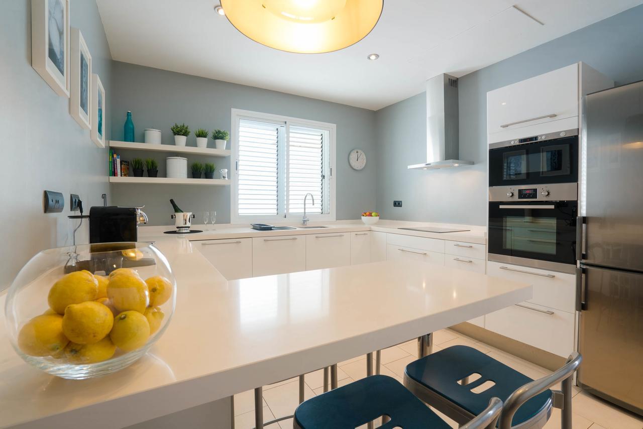 Villa Dedalos - A Luxury Large Villa With A Heated Pool In Puerto Calero Dış mekan fotoğraf