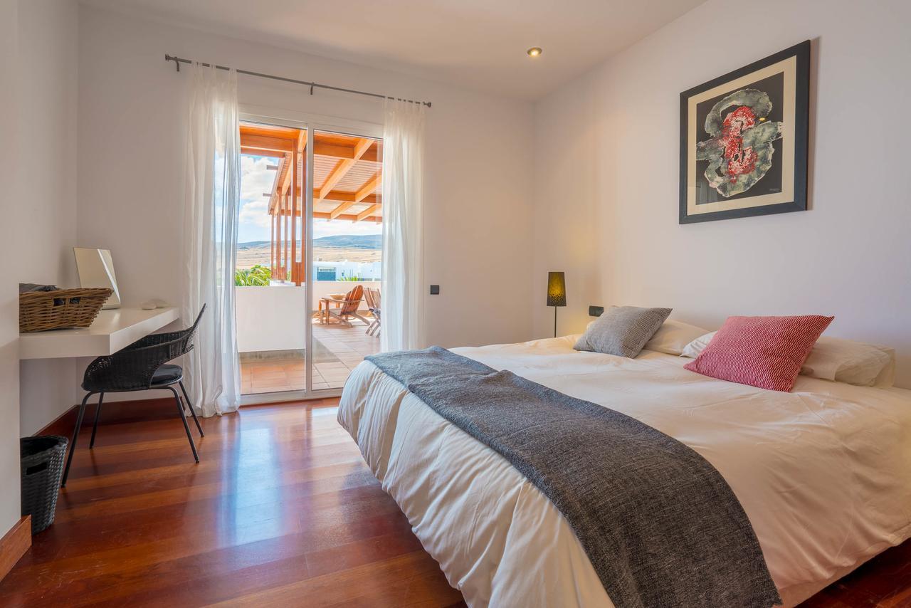 Villa Dedalos - A Luxury Large Villa With A Heated Pool In Puerto Calero Dış mekan fotoğraf