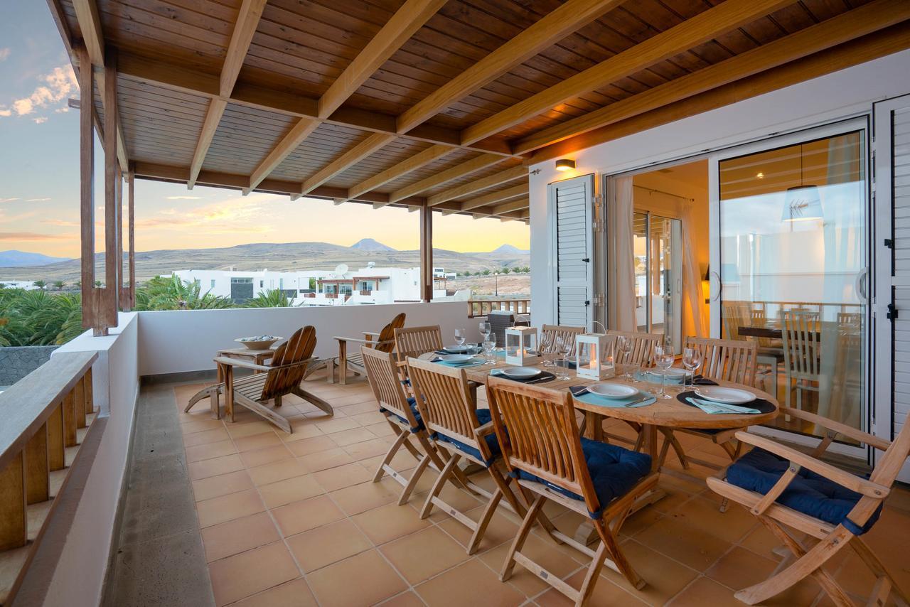 Villa Dedalos - A Luxury Large Villa With A Heated Pool In Puerto Calero Dış mekan fotoğraf