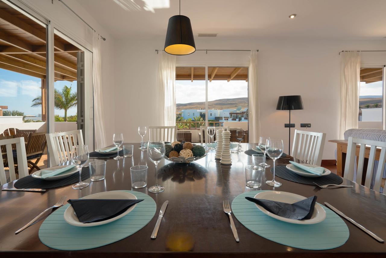 Villa Dedalos - A Luxury Large Villa With A Heated Pool In Puerto Calero Dış mekan fotoğraf