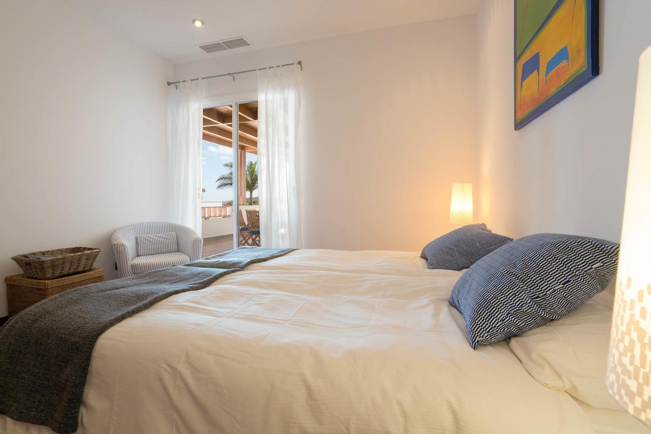 Villa Dedalos - A Luxury Large Villa With A Heated Pool In Puerto Calero Dış mekan fotoğraf